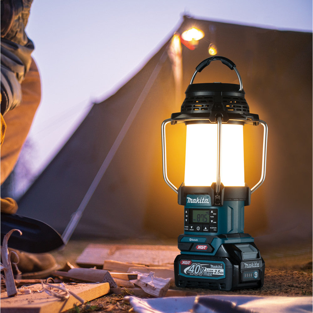 Makita 40Vmax XGT Bluetooth Radio Lantern Flashlight - MR010G