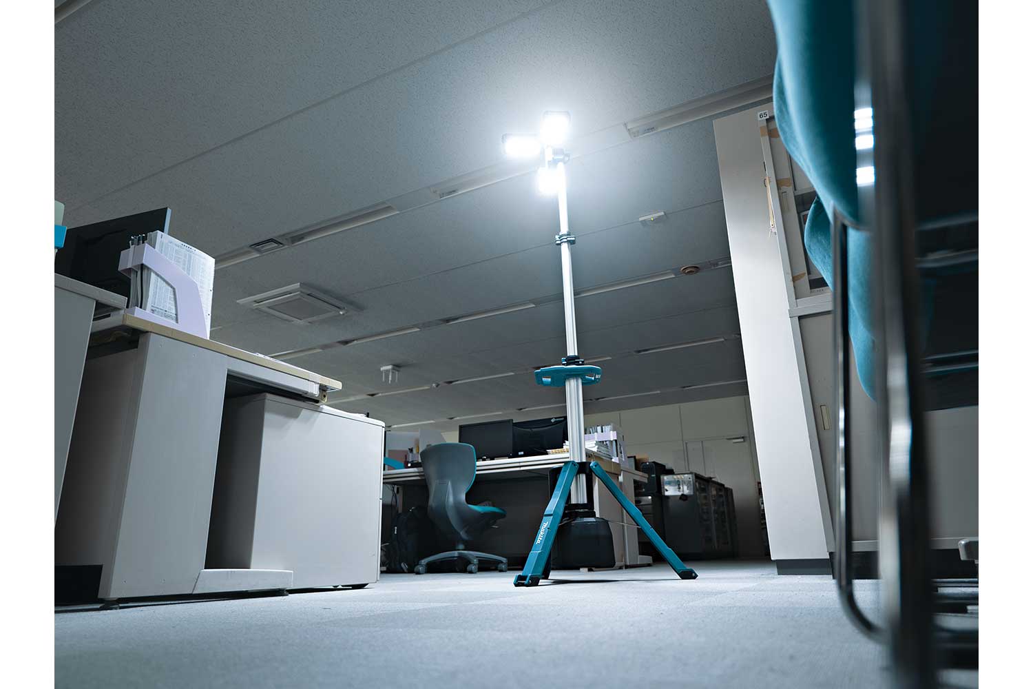 MAKITA 40Vmax XGT / 18V LXT 15,000lm Tower Light ML014G