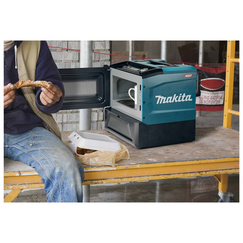 Makita 40Vmax XGT 8L 500W Microwave