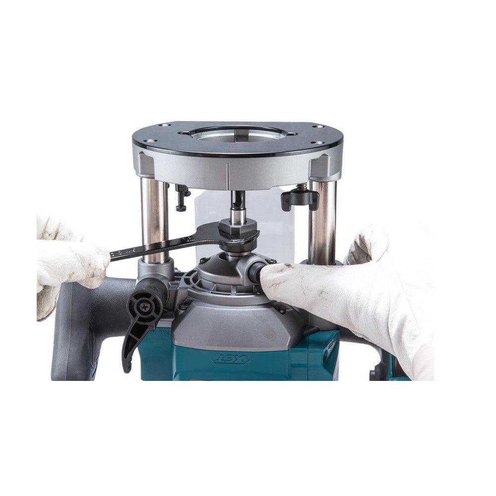 MAKITA RP001GZ 40Vmax XGT 12.7mm (½") Plunge Router