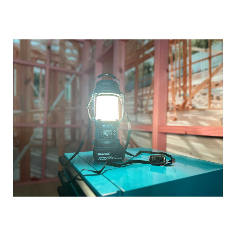 Makita 18V LXT Bluetooth Radio Lantern Flashlight - DMR057
